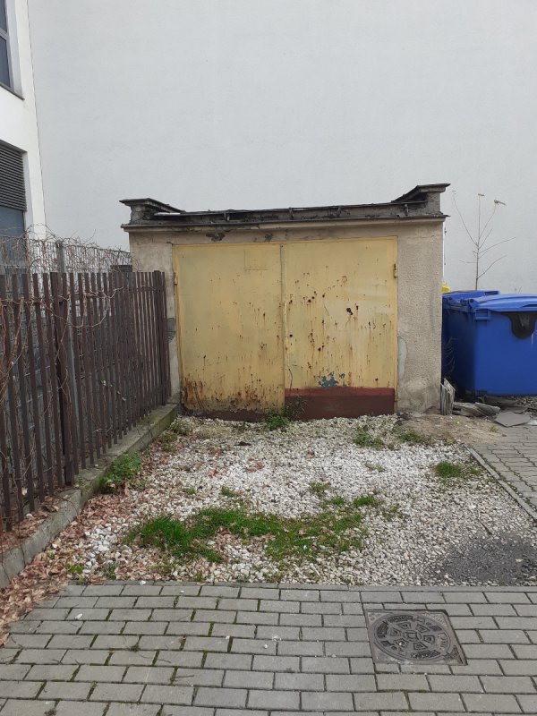 Sprzedam garaż obok PKP Pruszków