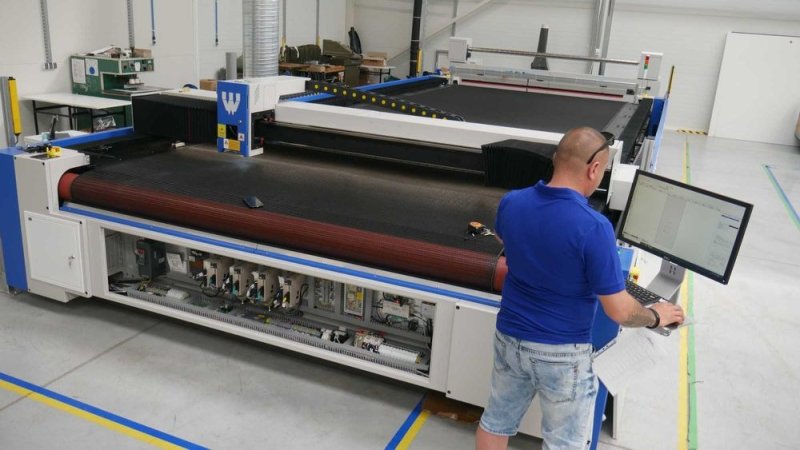 Laser wycinarka laserowa ploter CNC Weni 3015H 6kW - 01 Laser wycinarka laserowa ploter CNC Weni 3015H 6kW - 01