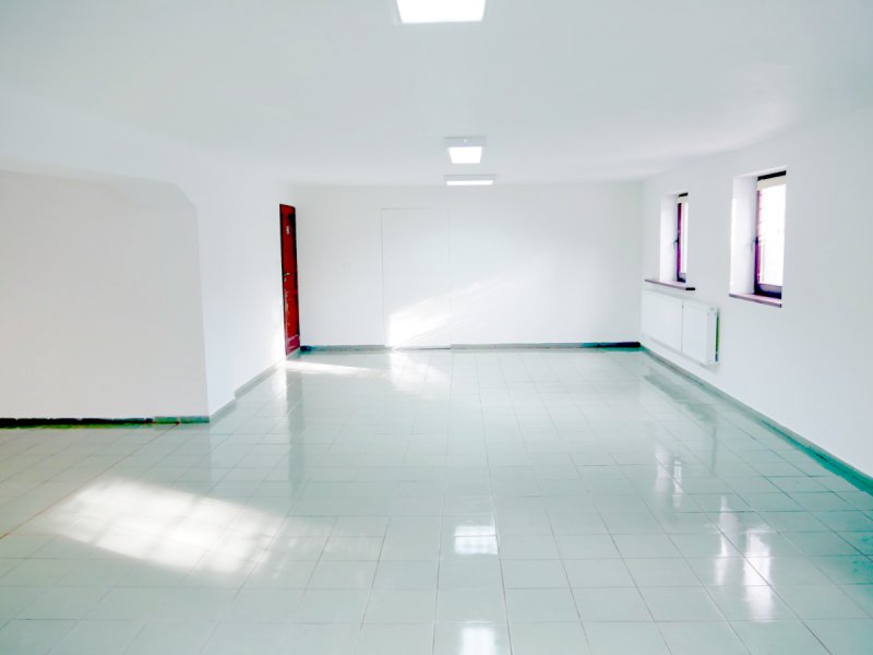 Wynajmę lokal handlowo usługowo biurowy - 03 Wynajmę lokal handlowo usługowo biurowy - 03