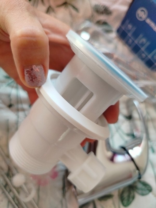 Armatura sanitarna łazienkowa (Kran do umywalki )