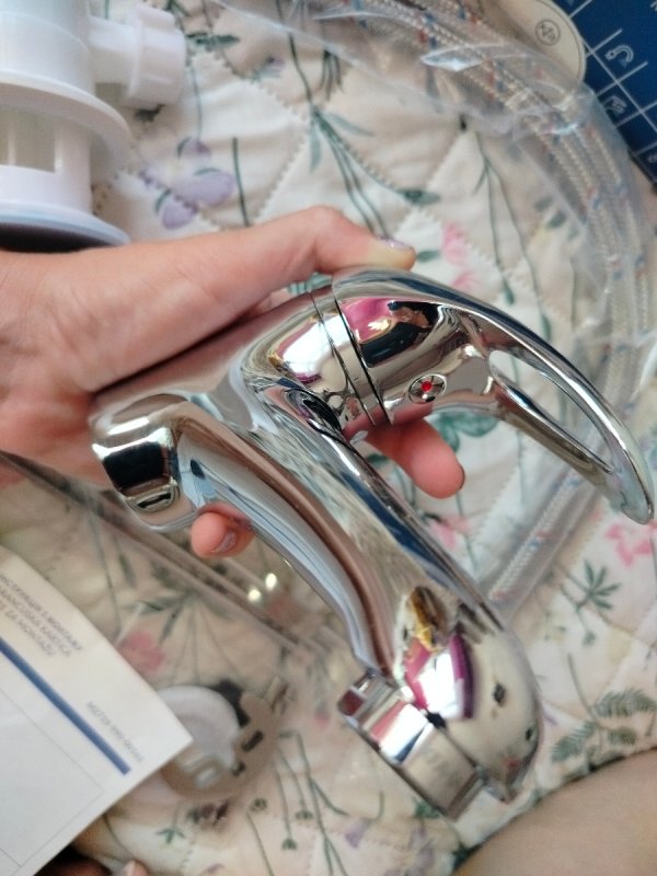 Armatura sanitarna łazienkowa (Kran do umywalki ) - 04 Armatura sanitarna łazienkowa (Kran do umywalki ) - 04