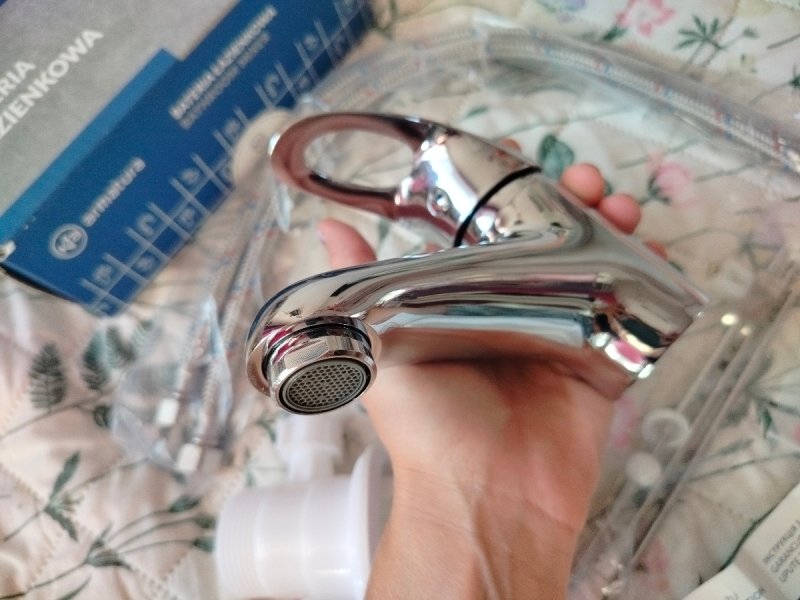 Armatura sanitarna łazienkowa (Kran do umywalki ) - 05 Armatura sanitarna łazienkowa (Kran do umywalki ) - 05