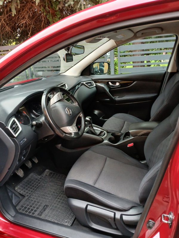 Sprzedam Nissan Qashqai 1,2 DIG T Benzyna - 05 Sprzedam Nissan Qashqai 1,2 DIG T Benzyna - 05