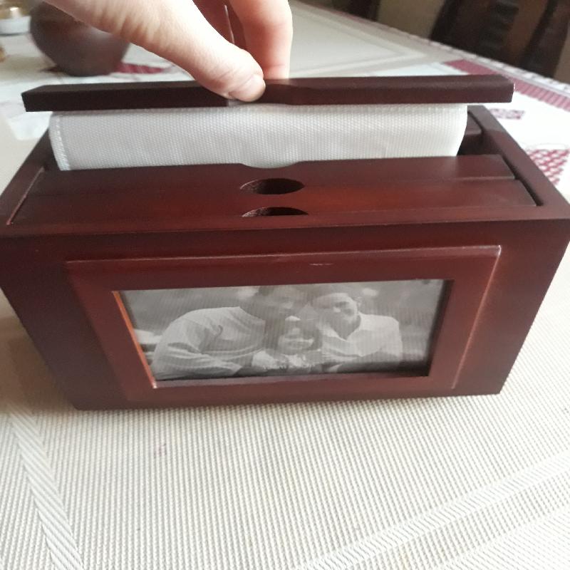 Stojak kasetka na zdjęcia z drewna hebanowego - 01