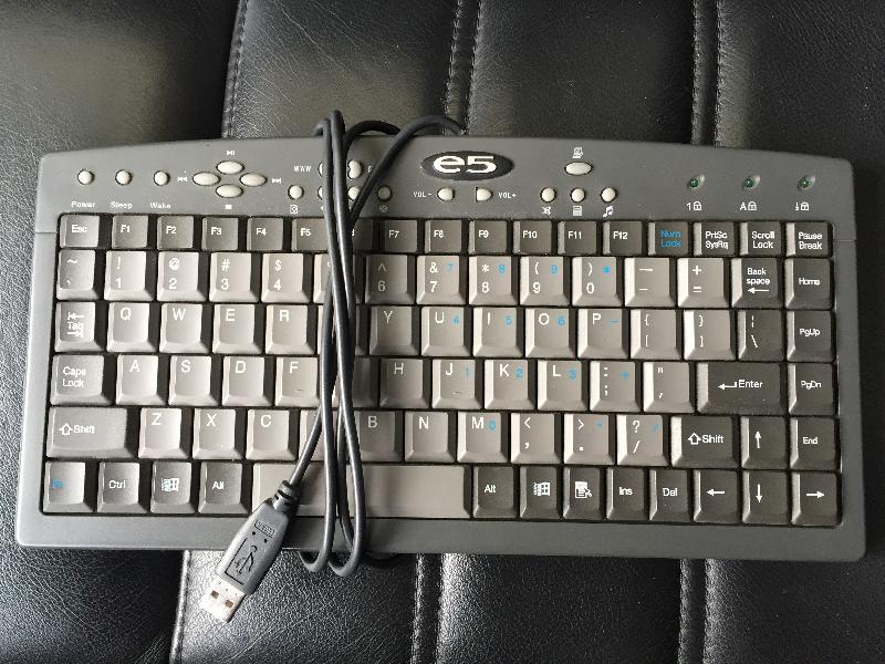 Mini klawiatura z przyciskami multimedialnymi - 01