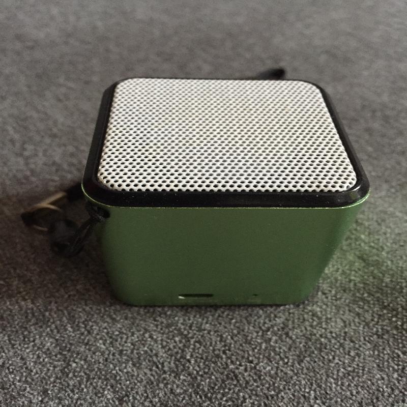 Głośniczek na bluetooth - 01 Głośniczek na bluetooth - 01