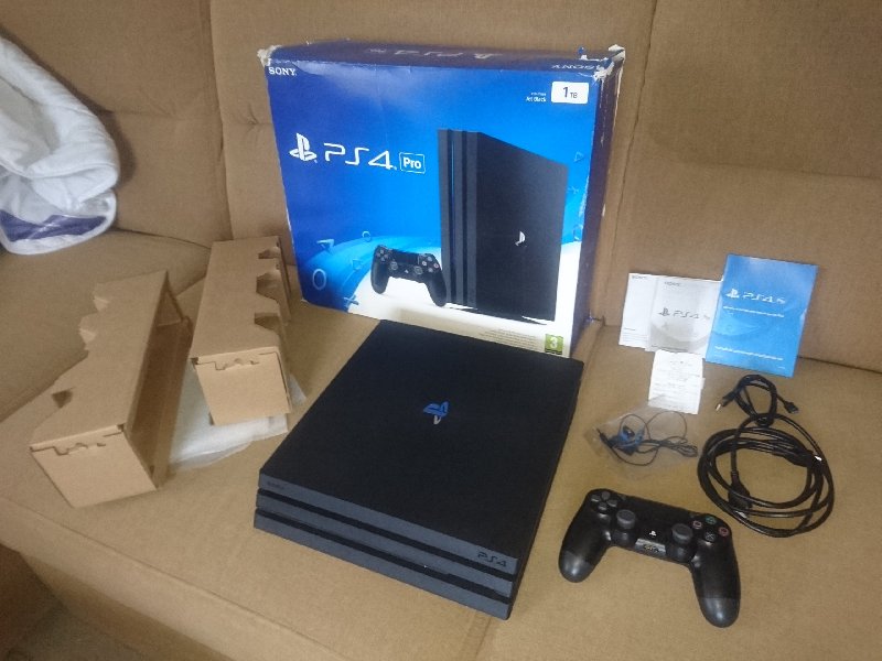 Oddam konsole Sony Playstation 4 - 01