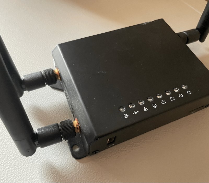 Oddam router 3G LTE na kartę SIM - 01