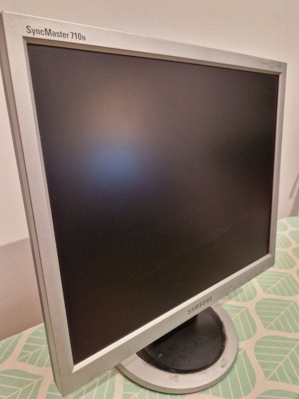 Monitor LCD Samsung - 01 Monitor LCD Samsung - 01