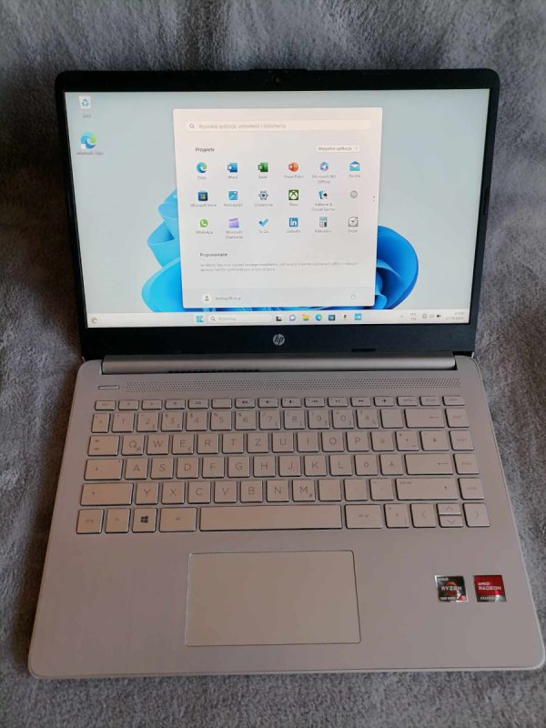 UWAGA wyprzedaż laptopy tablety smartfony nowe i używane w tym dotyk