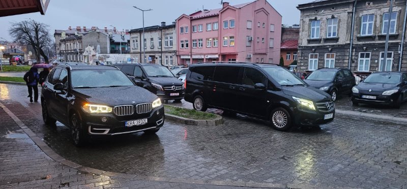 24h TT TAXI wieliczka telefon - 02