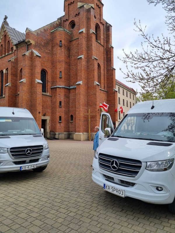 24h TT TAXI wieliczka telefon - 03