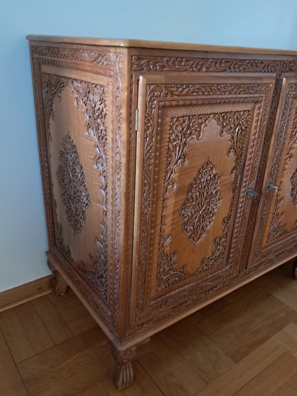 Przepiękny rzeźbiony bufet z Indii - 04