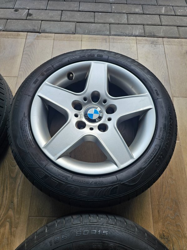 Oryginalne felgi do BMW E46 z oponami letnimi - 01