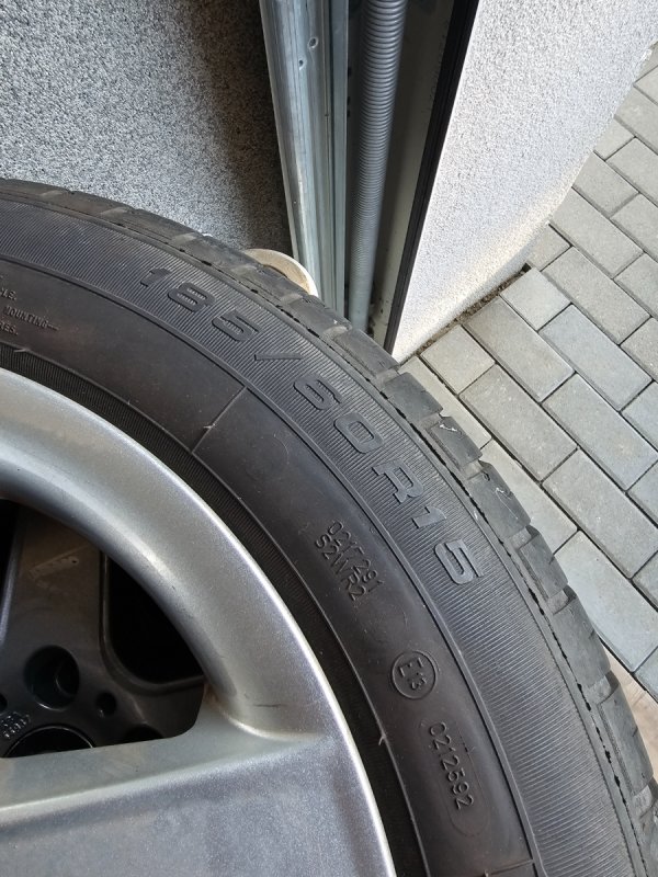Oryginalne felgi do BMW E46 z oponami letnimi - 02