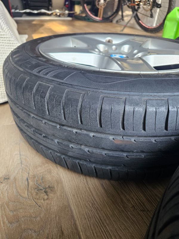 Oryginalne felgi do BMW E46 z oponami letnimi - 04