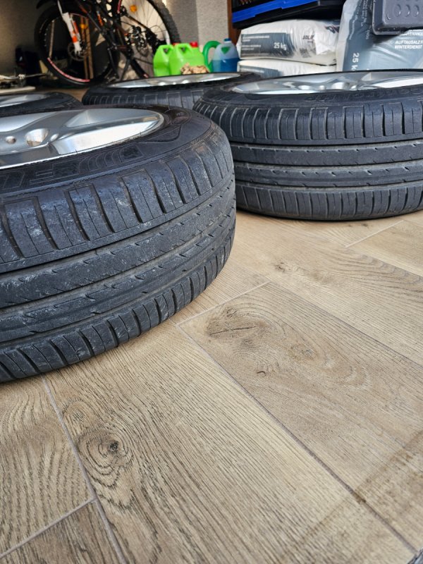 Oryginalne felgi do BMW E46 z oponami letnimi - 05