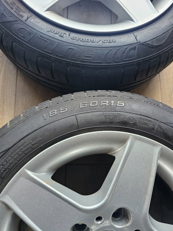 Oryginalne felgi do BMW E46 z oponami letnimi - 07