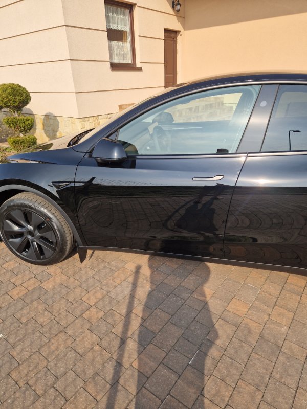 Prywatny kierowca do wynajęcia dyskrecja, Tesla Y - 01