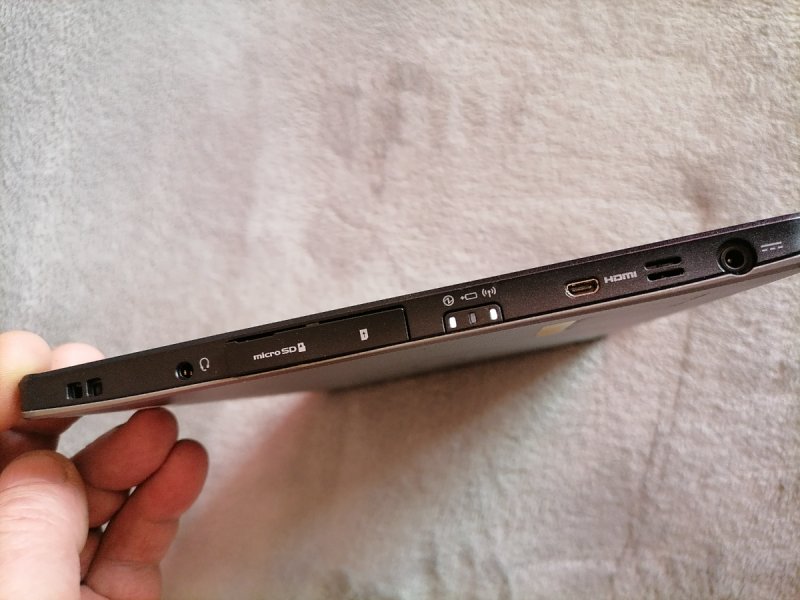 Tablet Fujitsu diag i5/M5 6 GEN 4GB 512GB SSD WIN - 01