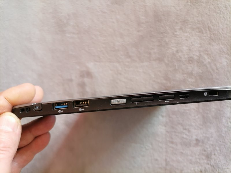 Tablet Fujitsu diag i5/M5 6 GEN 4GB 512GB SSD WIN - 02