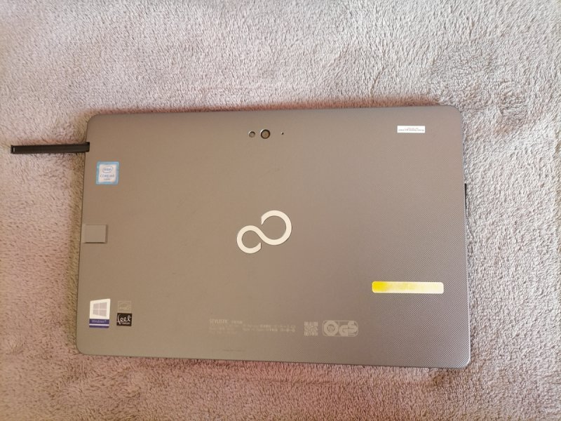 Tablet Fujitsu diag i5/M5 6 GEN 4GB 512GB SSD WIN - 03
