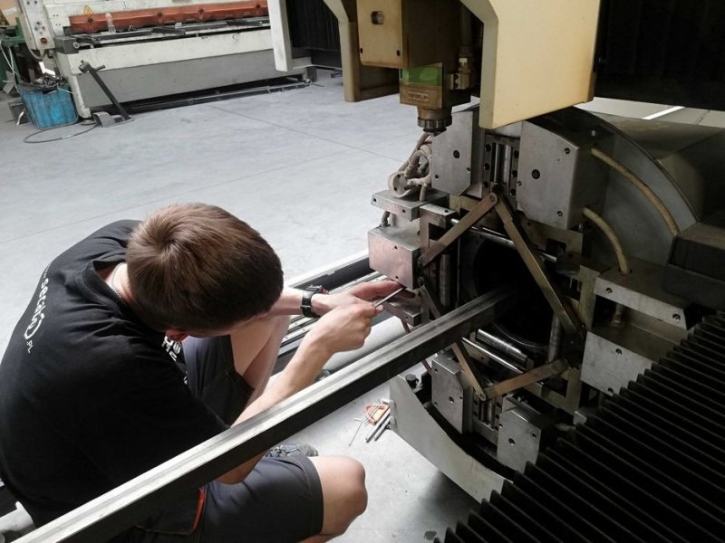 Fiber Laser Wycinarka Laserowa CNC 3015GM Weni 2kW - 01