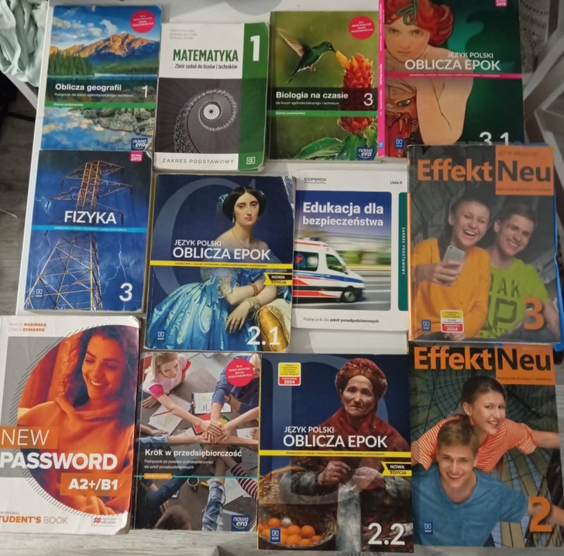 Podreczniki klasa powrwsza druga trzecia