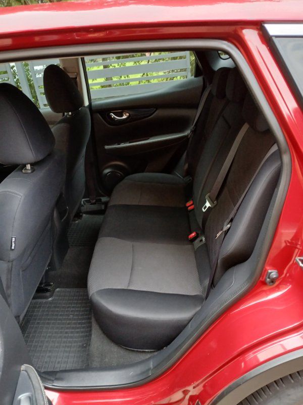 Sprzedam Nissan Qashqai 1,2 DIG T Benzyna - 08 Sprzedam Nissan Qashqai 1,2 DIG T Benzyna - 08