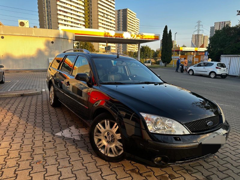 Ford Mondeo Mk3 - 01