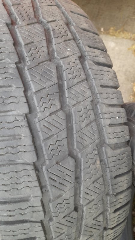 Sprzedam zimowe opony 195/70R 15C - 02