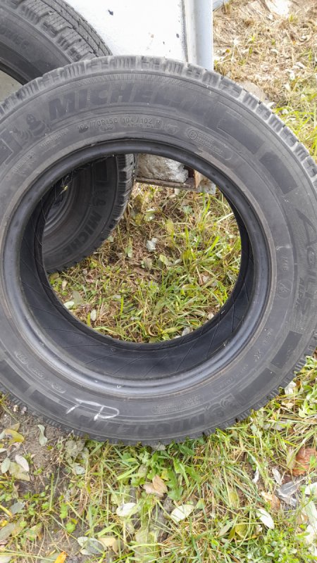 Sprzedam zimowe opony 195/70R 15C - 03