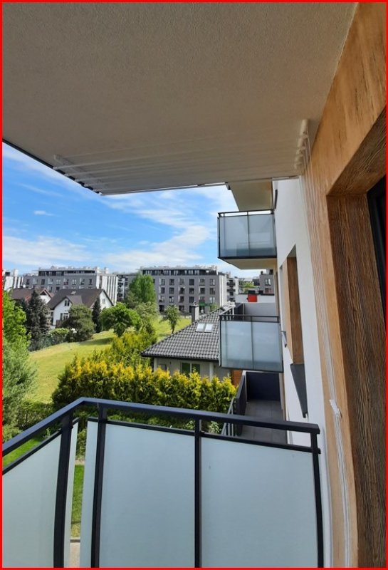 Monter suszarki sufitowej do suszenia ubrań. - 03