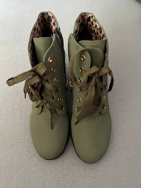 Nowe buty botki