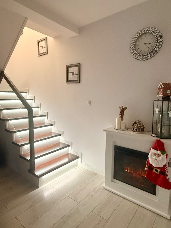 Segment na sprzedaż - 04