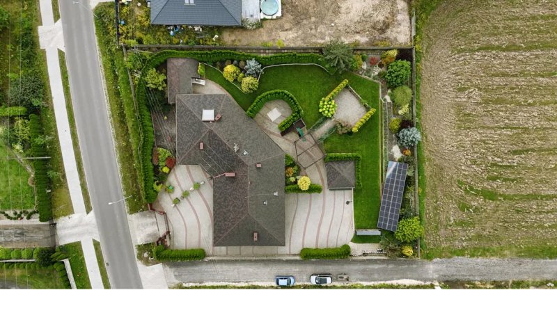 Parterowy dom koło Pabianic, Fotowoltaika, Solary