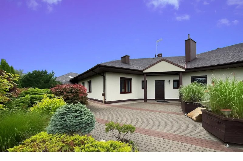 Parterowy dom koło Pabianic, Fotowoltaika, Solary - 03