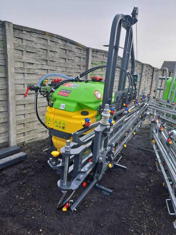 Opryskiwacz zawieszany