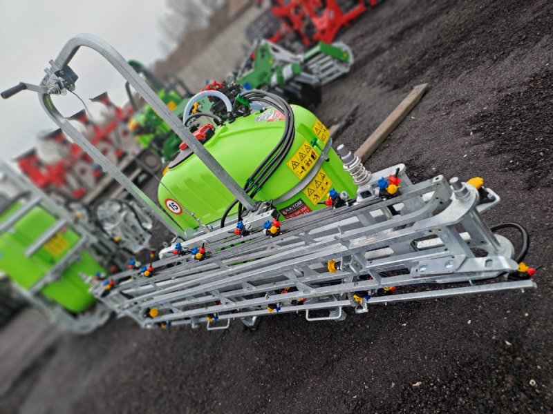 Opryskiwacz zawieszany - 03