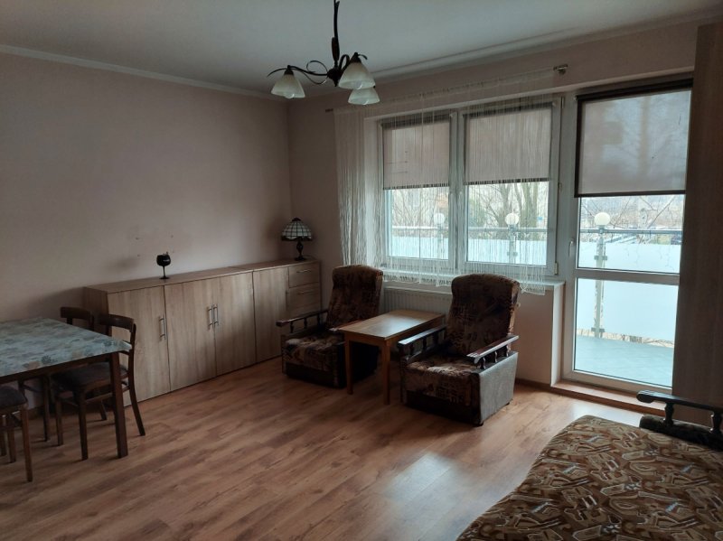 Wynajmę kawalerkę - 02