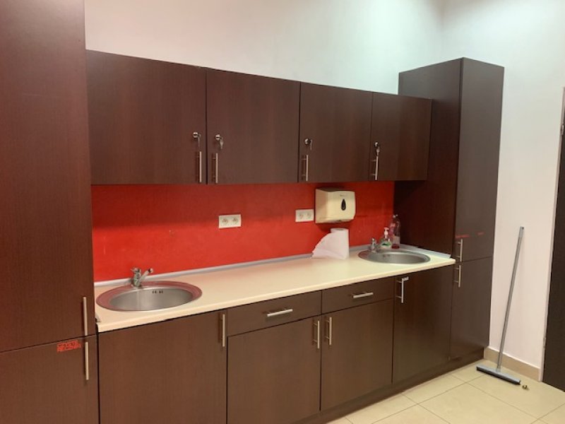 Do wynajęcia lokal biurowo / usługowo 74mkw. - 04