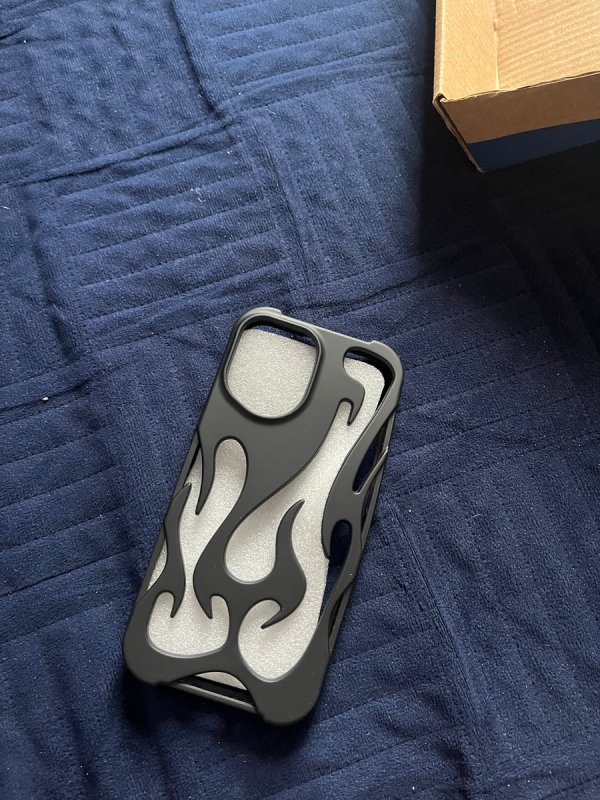 Czarne etui iphone 13 - 03 Czarne etui iphone 13 - 03