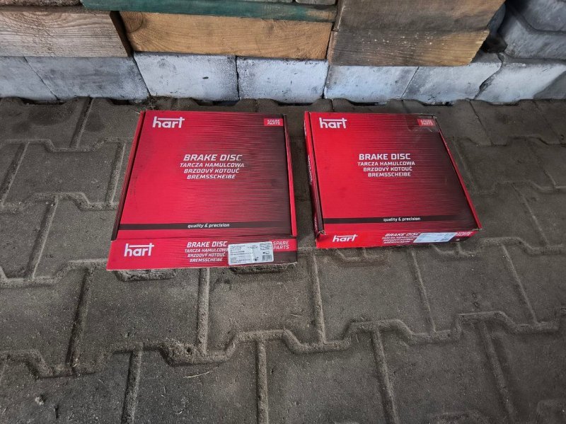 Tarcze hamulcowe przód passat B5 1.9TD 99r - 01