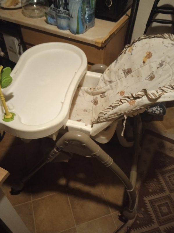 Fotelik samochodowy nosidełko i fotelik do karmienia