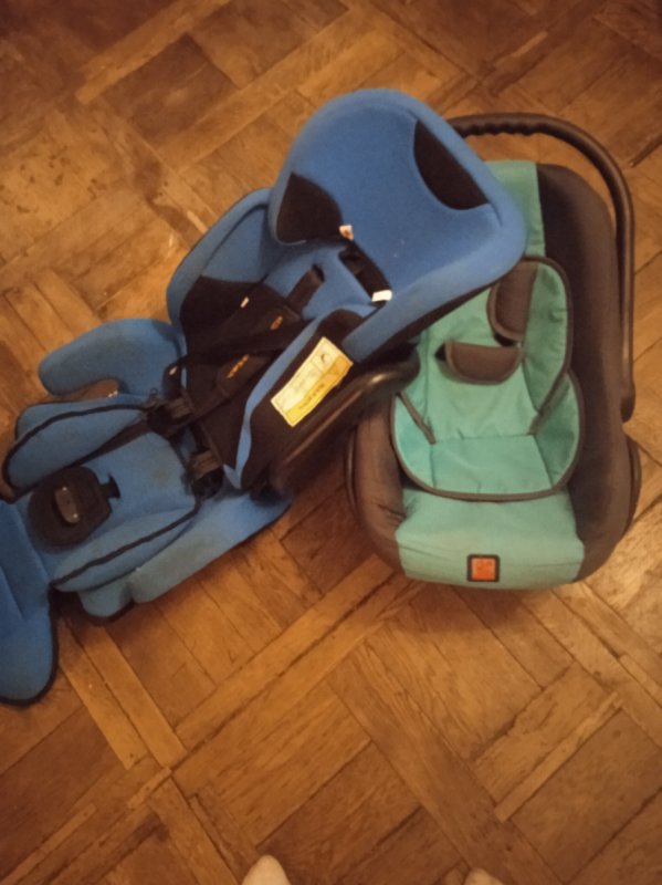 Fotelik samochodowy nosidełko i fotelik do karmienia - 04