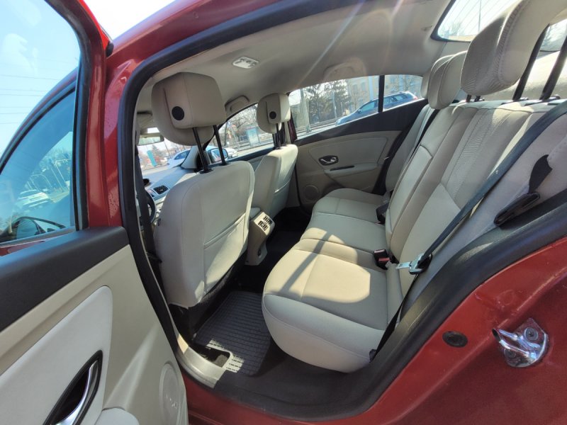 Zadbane Renault Fluence 1.6 + LPG - 05