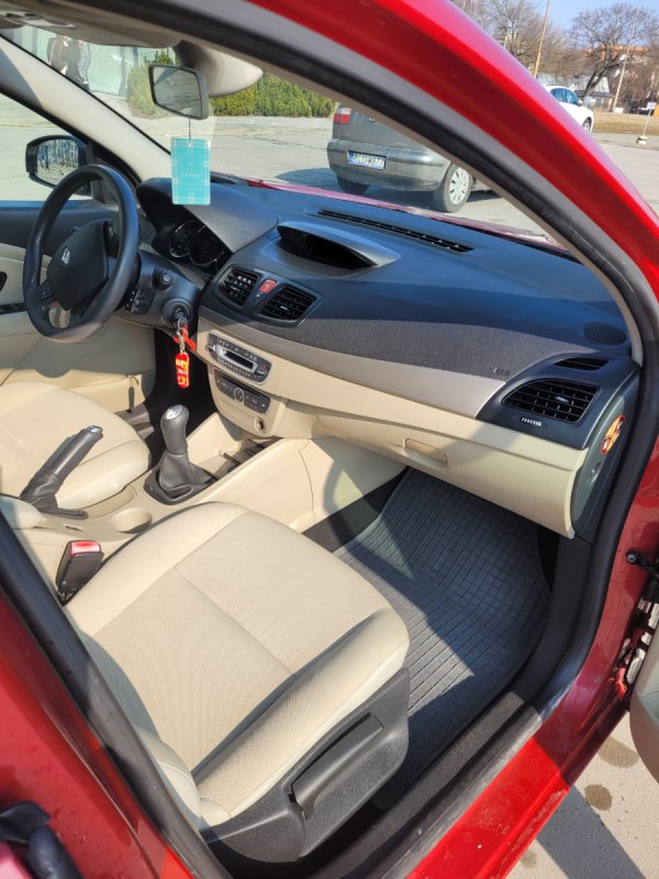 Zadbane Renault Fluence 1.6 + LPG - 06