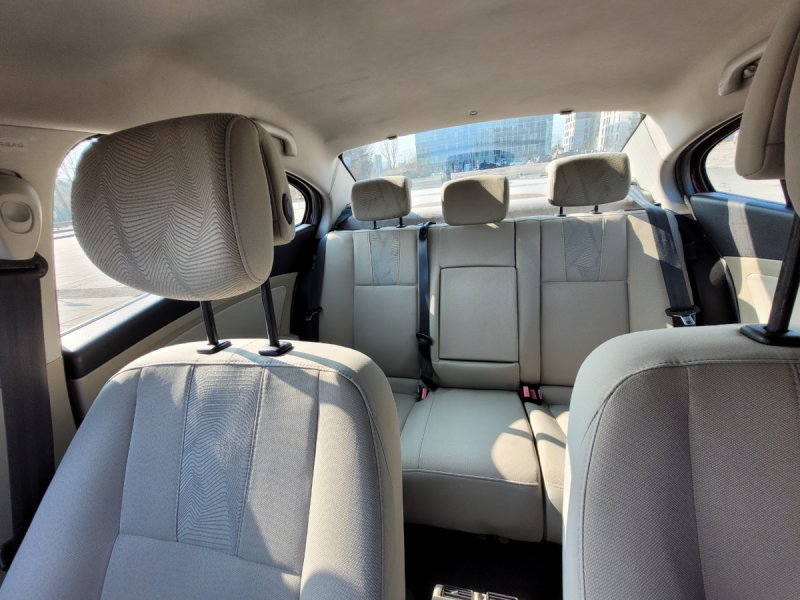 Zadbane Renault Fluence 1.6 + LPG - 08