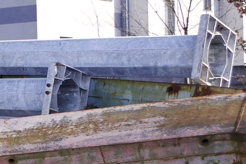 Słupy maszty do kamer anten oświetlenia