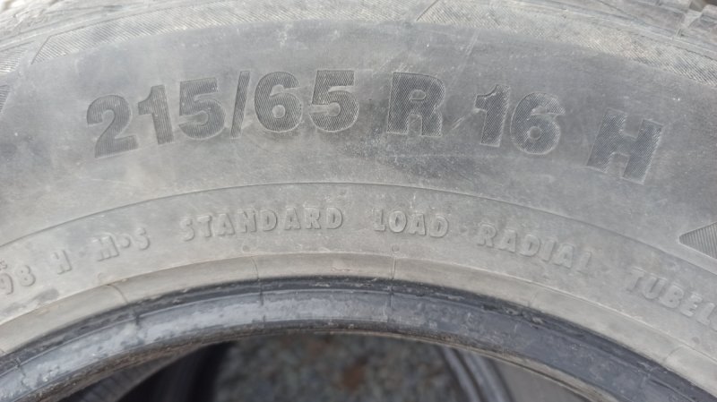 Oddam darmo dwa zestawy opon używanych 215/65 R16 - 02 Oddam darmo dwa zestawy opon używanych 215/65 R16 - 02